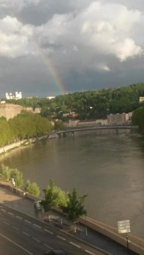  Cocon au pied de la Croix Rousse  Лион